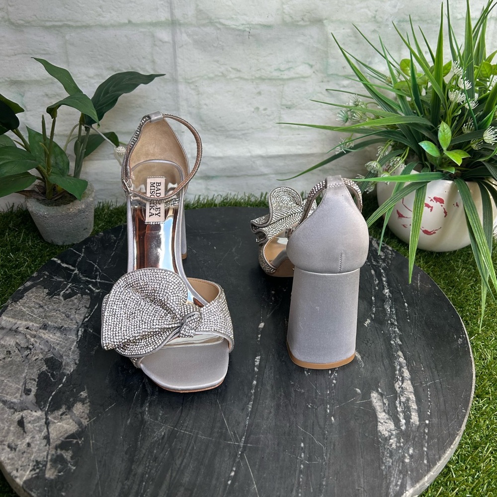 BADGLEY MISCHKA Poppy Rhinestone Bejeweled Block Heel Silver 7.5 - Picture 6 of 13